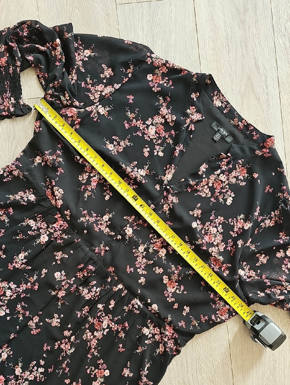 Ever New Curve Sheer Blouson Sleeve Floral V Neck Tiered Midi Dress, size 22 - Picture 12 of 14